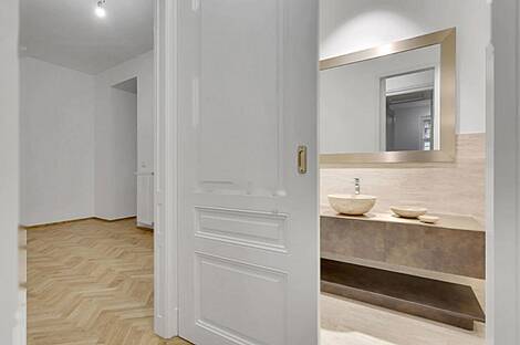 4-комнатная квартира в центре: 12