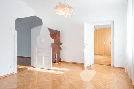 Квартира с тремя комнатами в Шишке: 2