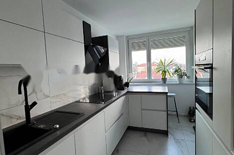 Дом Шишка с тремя комнатами: 3