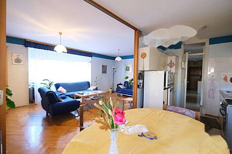 Жилье через дорогу от кинотеатра: 3