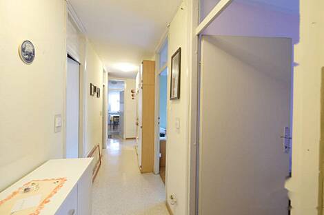 Жилье через дорогу от кинотеатра: 7