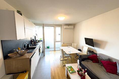 Квартира с тремя комнатами в районе Новое Поле.: 4