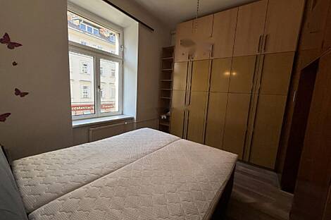 Центральная двухкомнатная квартира: 10