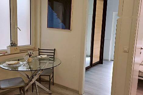 Двухкомнатная квартира в центре: 3