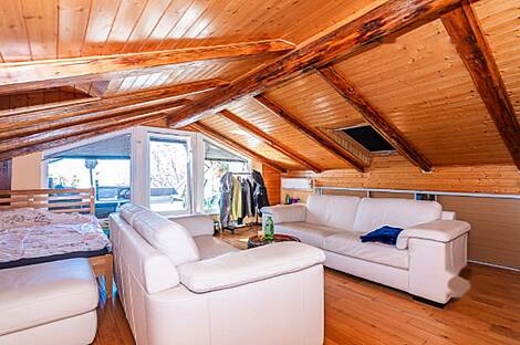 Апартаменты с пятью и более комнатами: 23