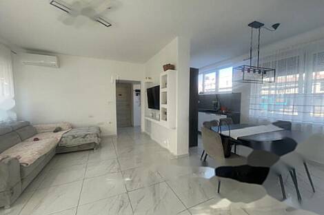 Трёхкомнатная квартира в Сежане: 4