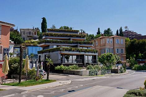 Квартира с тремя комнатами у побережья: 2