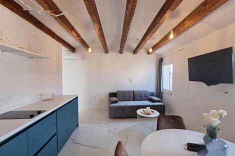 Жилая площадь с пятью и более комнатами в Пиране: 10