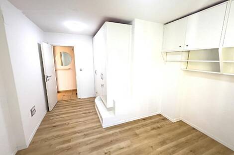 Здание в Любляне, Шишка: 23