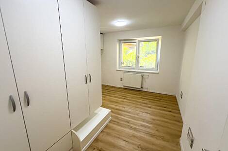 Здание в Любляне, Шишка: 25