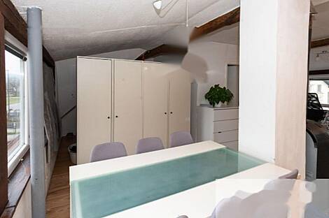 Врховци дом: 7