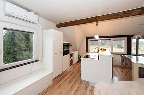 Врховци дом: 10