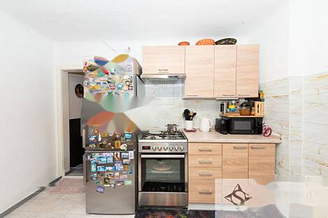 Врховци дом: 16