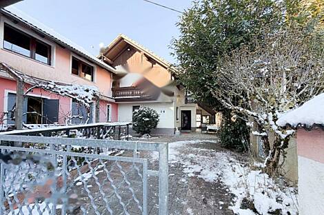 Явор Дом Любляна Добрунье: 2