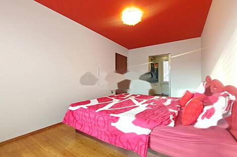 Бижовик Дом: 17