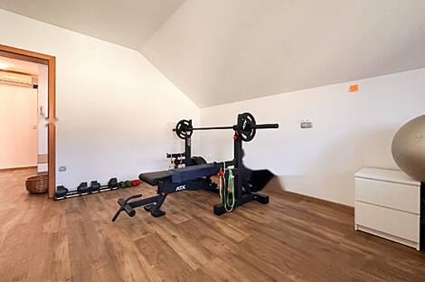 Здание в Любляне, район Мосте: 20