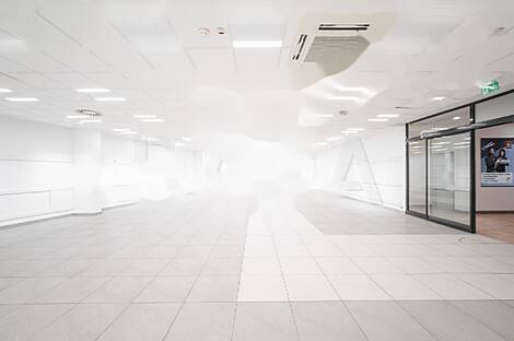 Коммерческая площадь Поляне: 6