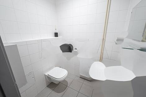 Коммерческая площадь Поляне: 12