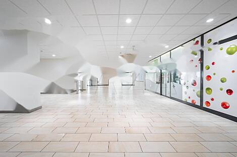 Коммерческая площадь Поляне: 13