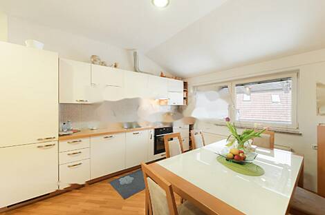 Торговое помещение на мосту.: 2