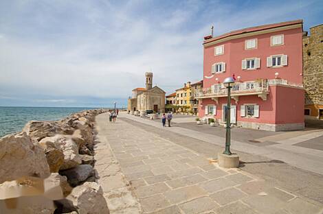 Квартира с двумя комнатами в Пиране: 1