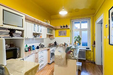 Квартира с тремя комнатами в центральной части города: 12