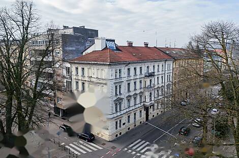 Квартира с тремя комнатами в центральной части города: 24