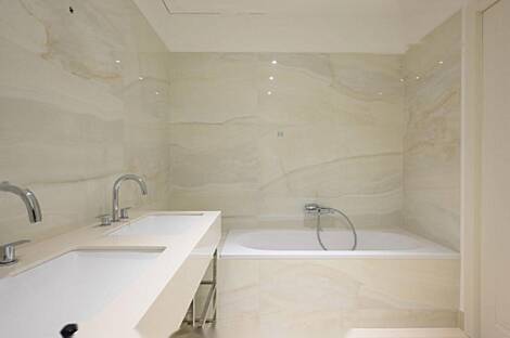 Квартира с пятью комнатами в центральной части города: 4