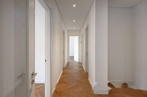 Квартира с пятью комнатами в центральной части города: 5