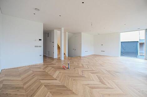 Жилье, включающее более пяти комнат, расположенное в районе Ново Подутик.: 2