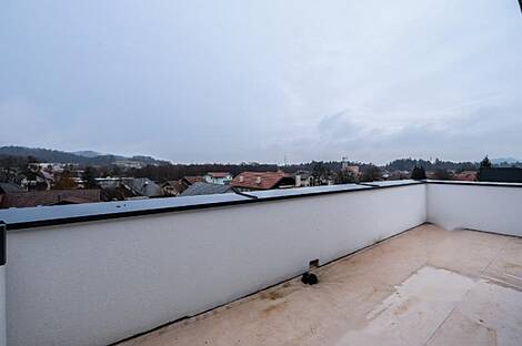 Жилье, включающее более пяти комнат, расположенное в районе Ново Подутик.: 18