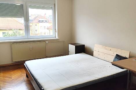 Квартира с тремя комнатами в Бежиграде: 1