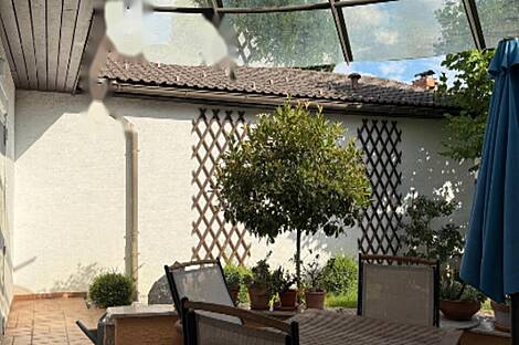 Здание с атриумом на Юрчкова улице.: 5