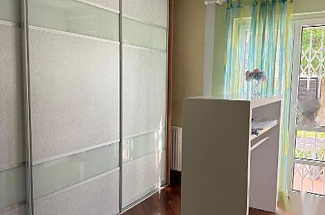 Здание с атриумом на Юрчкова улице.: 8