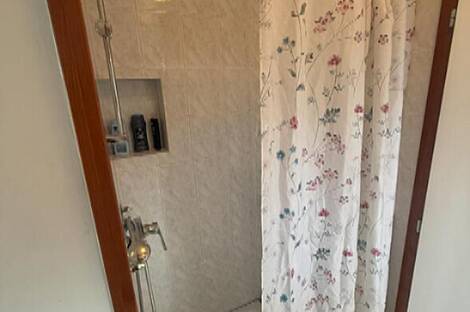 Здание с атриумом на Юрчкова улице.: 19