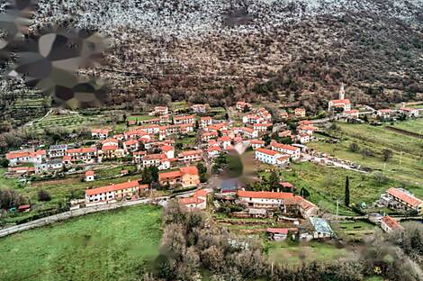 Дом и хозяйство Брестовица около Комну: 3