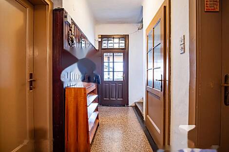 Квартира с тремя комнатами в центральной части города: 3