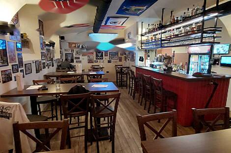 Коммерческое помещение в центре города: 2