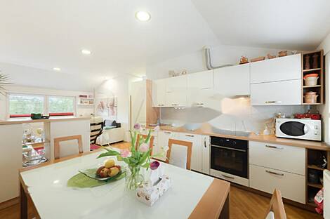 Помещение коммерческого назначения в Мосте: 1