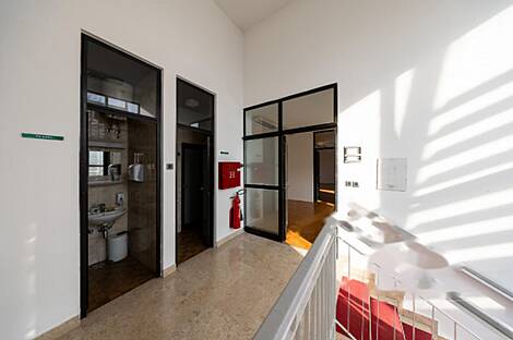 Офисные площади в зоне Мосте: 11