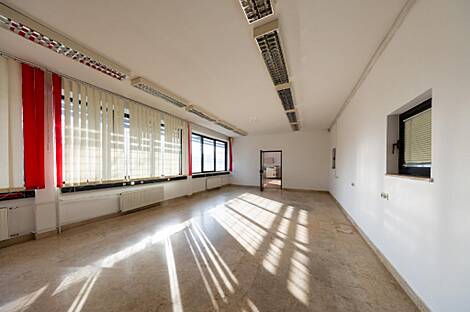 Офисные площади в зоне Мосте: 16