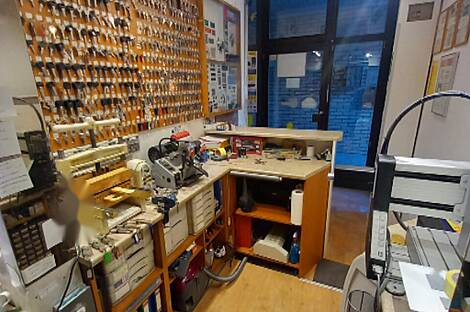 Бежиградское коммерческое здание: 3