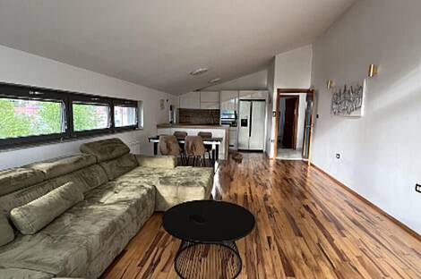 Четырехкомнатная квартира в районе Бежиград: 3