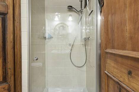 Квартира с четырьмя комнатами в центральной части города.: 21