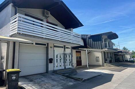 В Новом Виче дом с террасой: 2