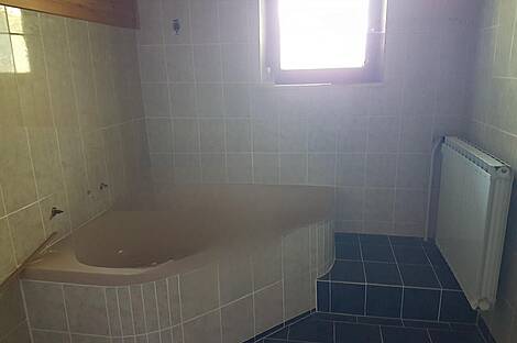 Здание, расположенное в Бледе: 6