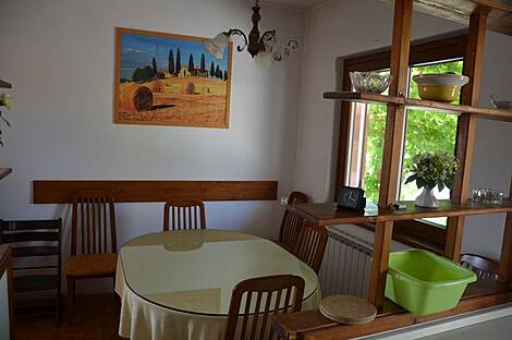 Жилище, Убеги: 12