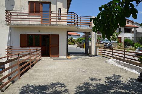 Жилище, Убеги: 13