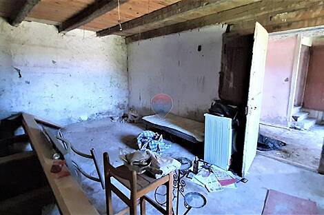 Дом с подсобными сооружениями: 8