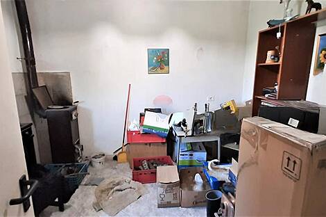 Дом с подсобными сооружениями: 19